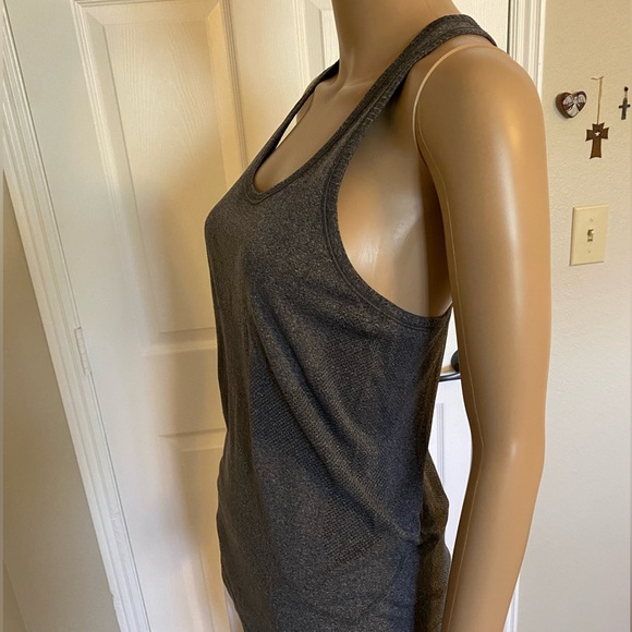 EUC LULULEMON Tank - Picture 7 of 8